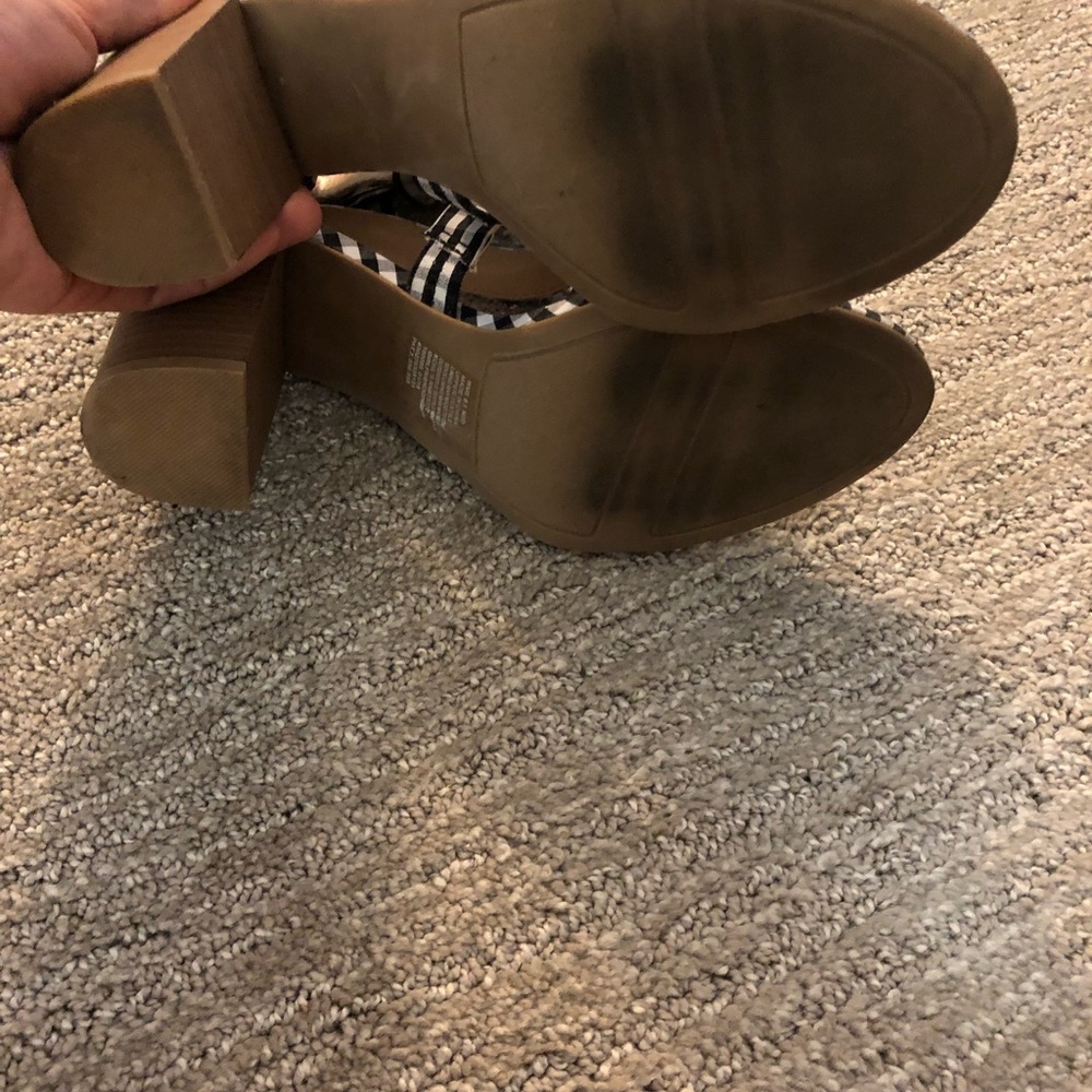 Heels - Picture 5 of 5